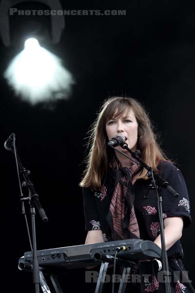 MINA TINDLE - 2012-07-20 - PARIS - Parvis de l'Hotel de Ville - 